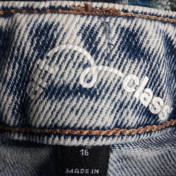 Acid Wash Wide-leg Jeans - Picture 6 of 6